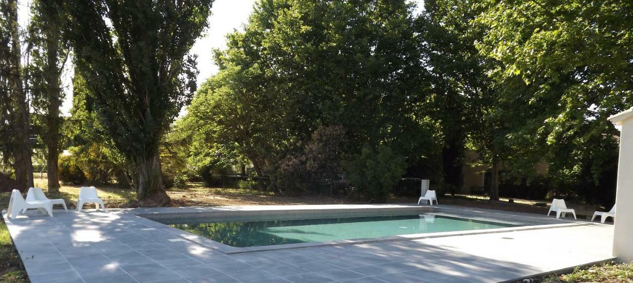 カヴァイヨン La Bastide Bed & Breakfast エクステリア 写真